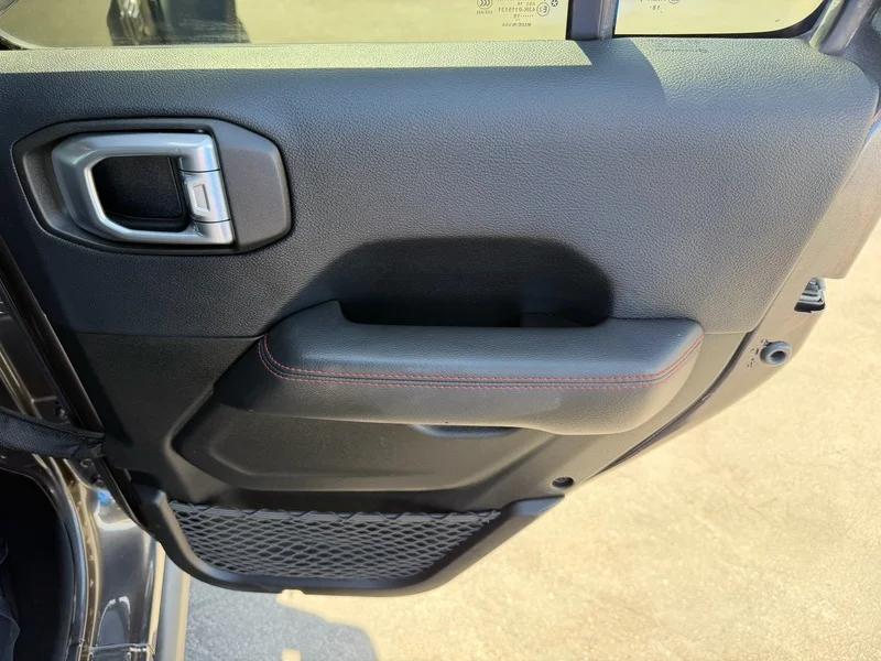 Used 2019 Granite Crystal M Jeep Rubicon image 22
