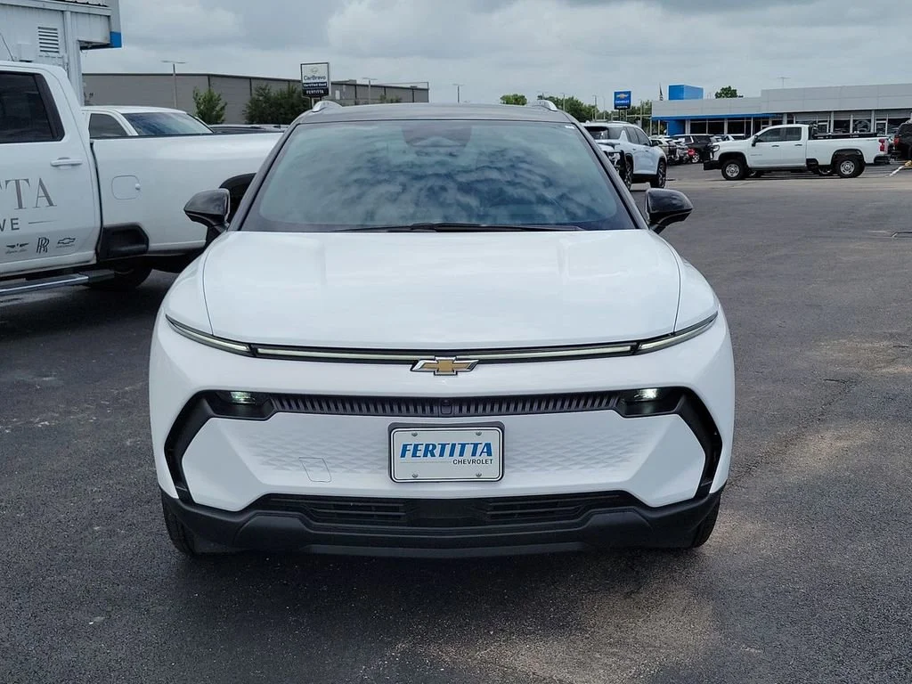 New 2026 Summit White Chevrolet LT image 21