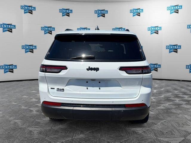 Used 2023 Bright White Clearcoat Jeep Altitude image 5