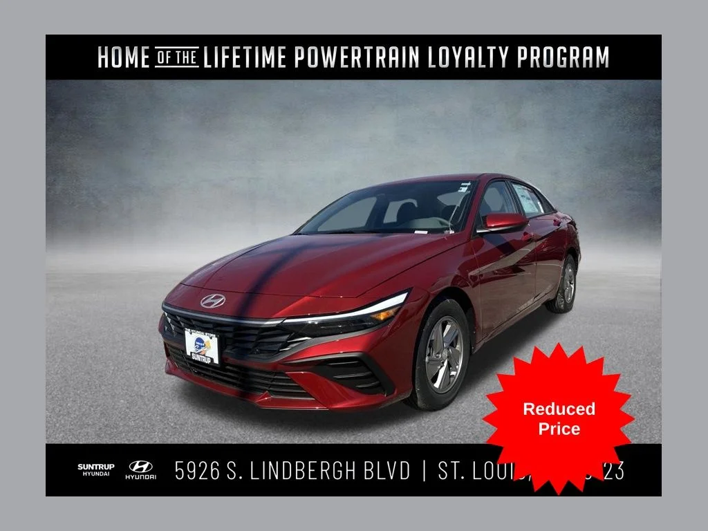 Used 2026 Ultimate Red Hyundai SE image 1