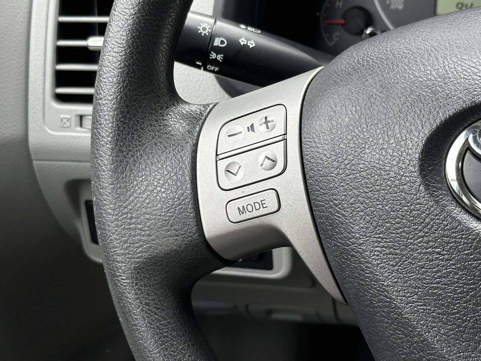 Used 2013 Gray Toyota LE image 26