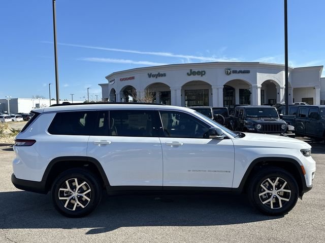 New 2025 White Jeep Limited image 8