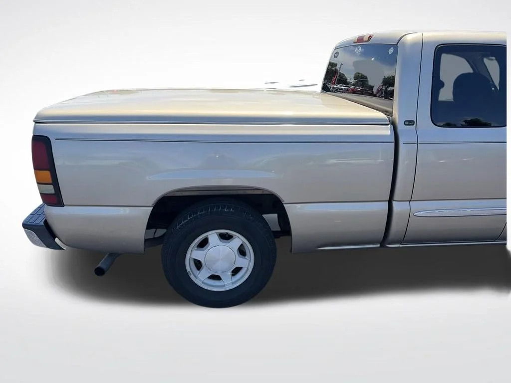 Used 2004 Sand Beige GMC SLT image 12