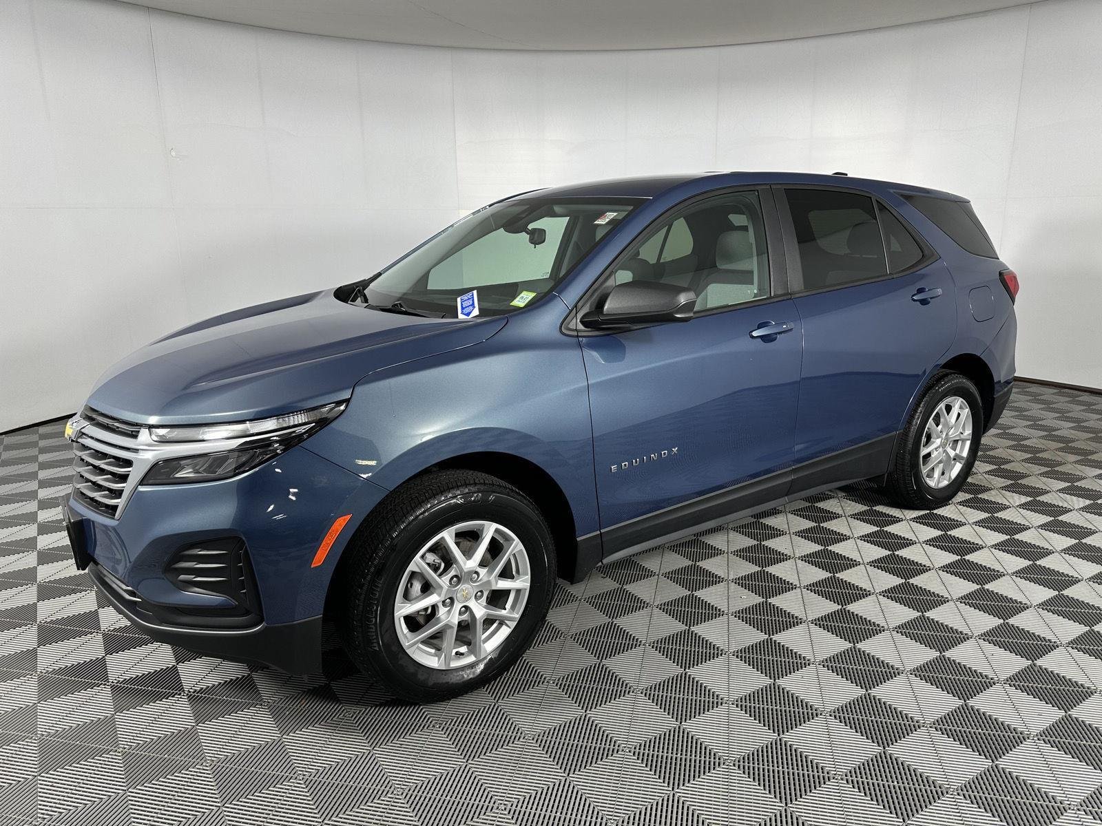 Used 2024 Lakeshore Blue Metallic Chevrolet  image 13
