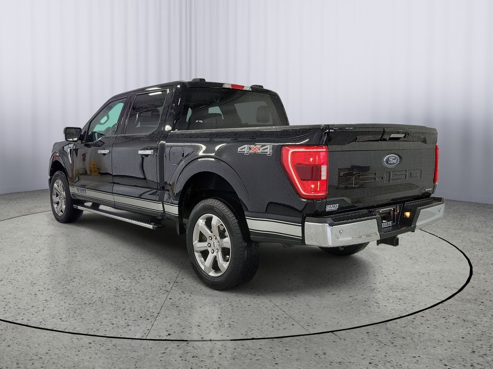 Used 2023 Black Ford XLT image 3