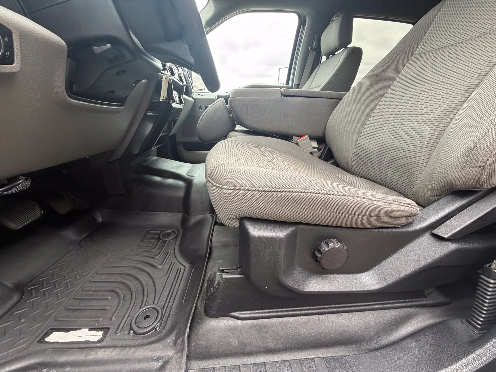 Used 2020 White Ford XLT image 12