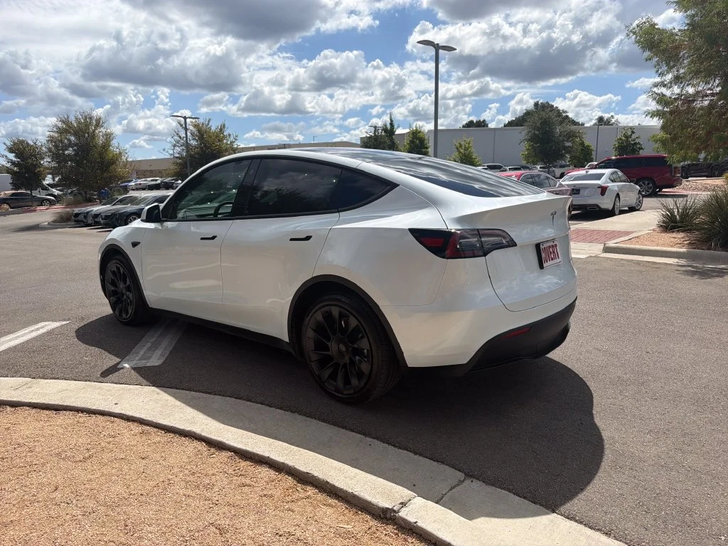 Used 2023  Tesla Standard Range image 7
