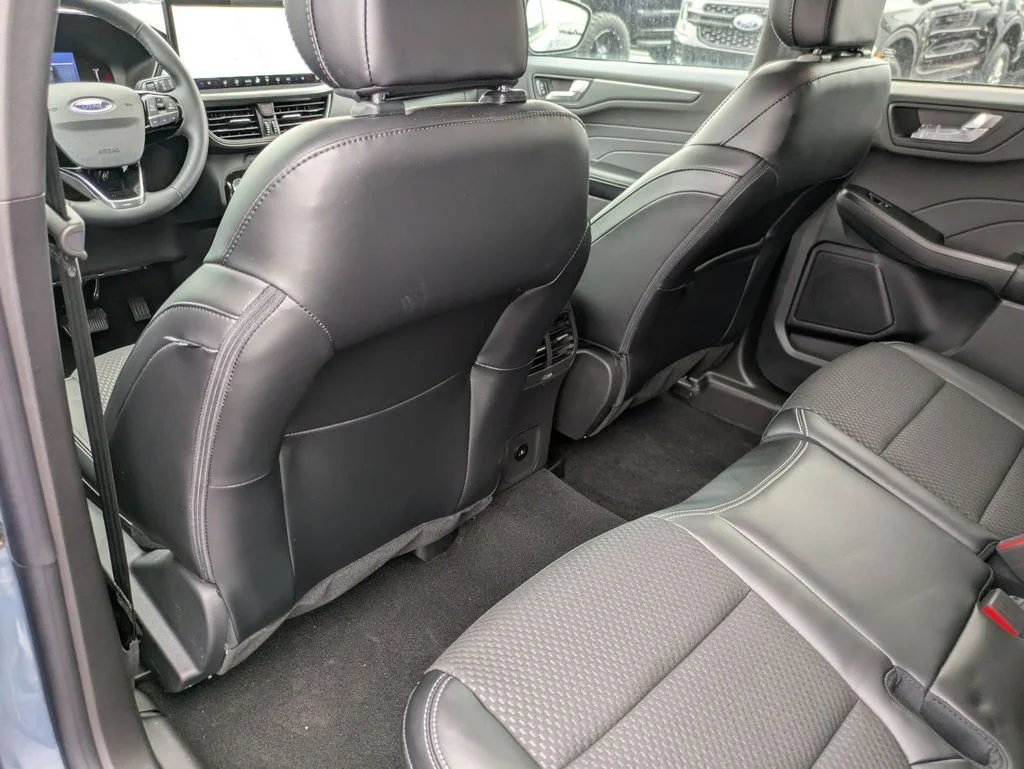 New 2024 Vapor Blue Metallic Ford Plug-in Hybrid image 40