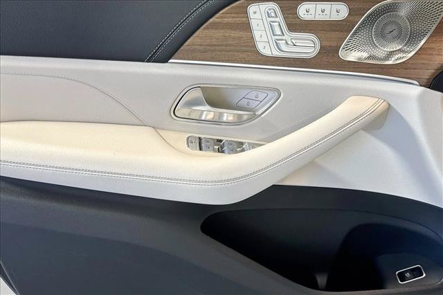 New 2026 Polar White Mercedes-Benz GLS 580 image 46