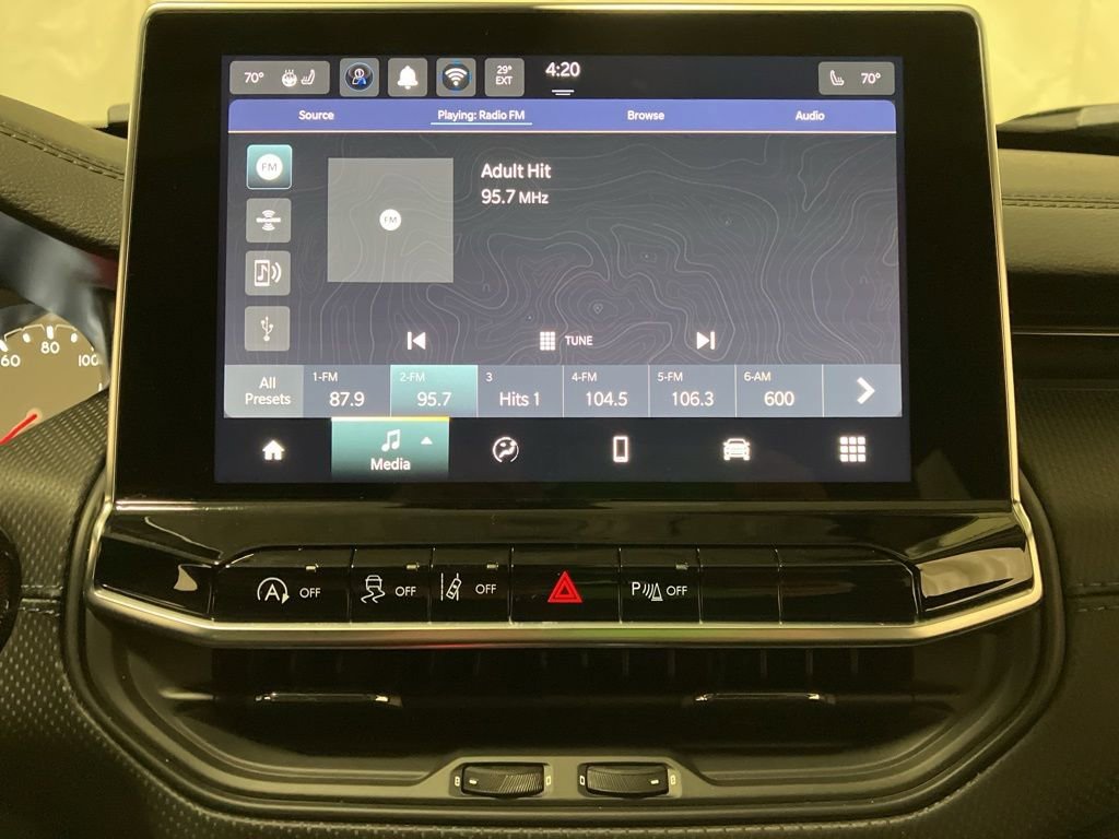 New 2026 Hydro Blue Pearl-Coat Exterior Paint Jeep Limited Altitude image 4
