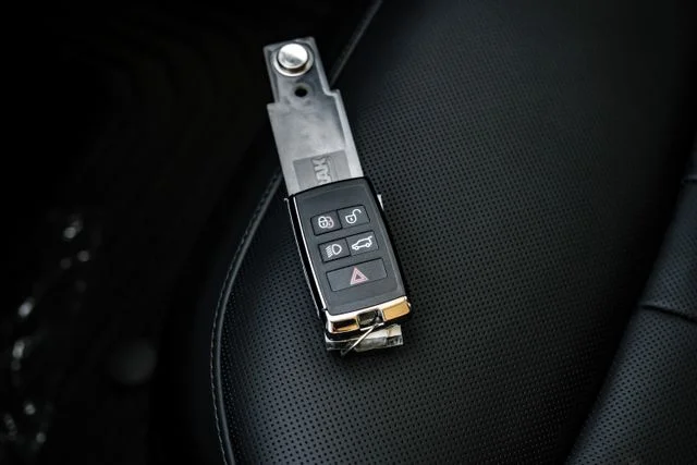 New 2026 Fuji White Land Rover SE image 75