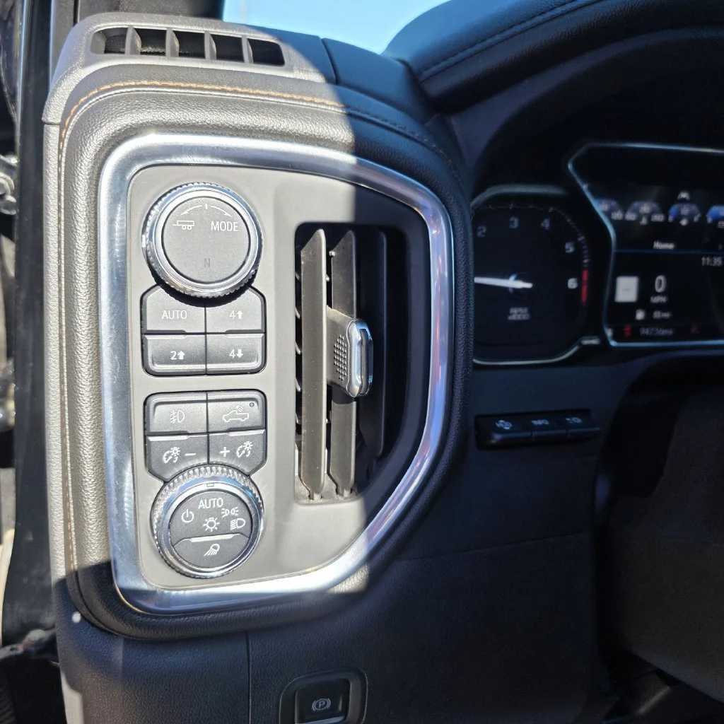 Used 2022 ONYX BLACK GMC AT4 image 9