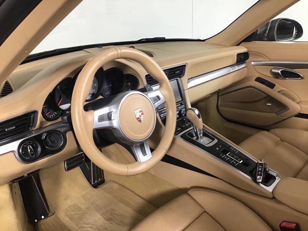 Certified Used 2015  Porsche Carrera 4S image 4