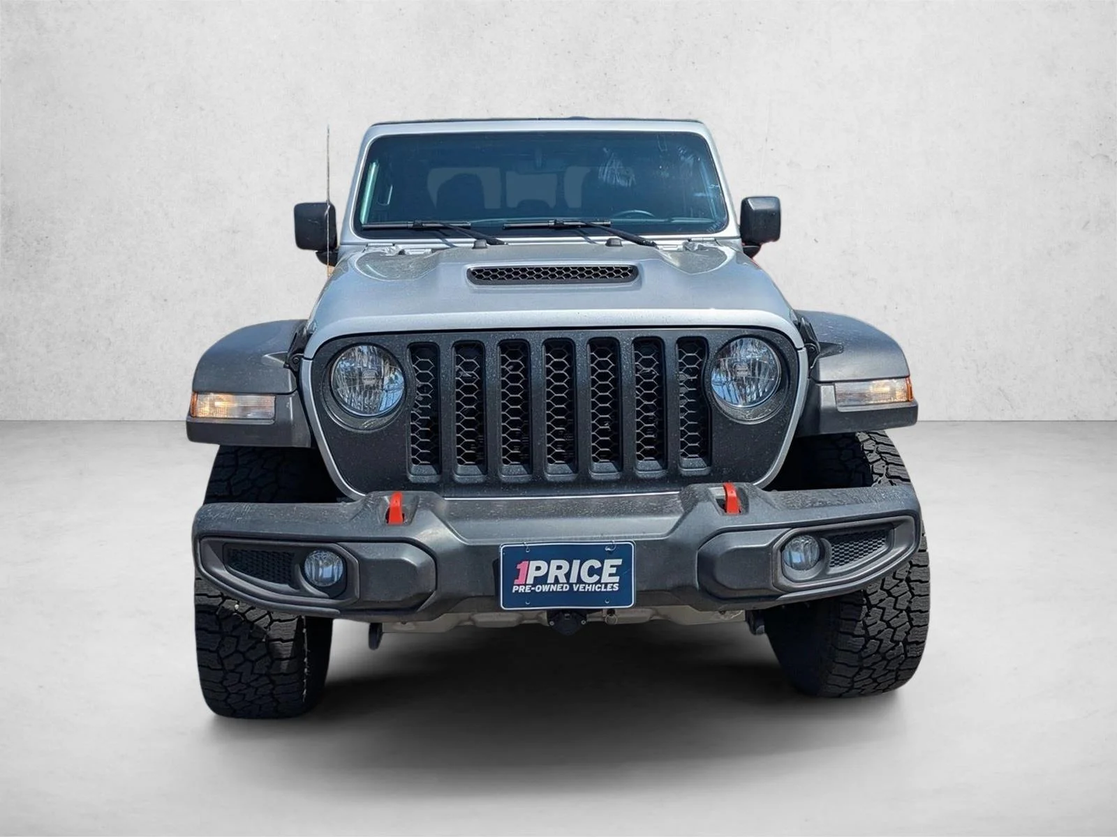 Used 2023 Silver Zynith Clearcoat Jeep Mojave image 2