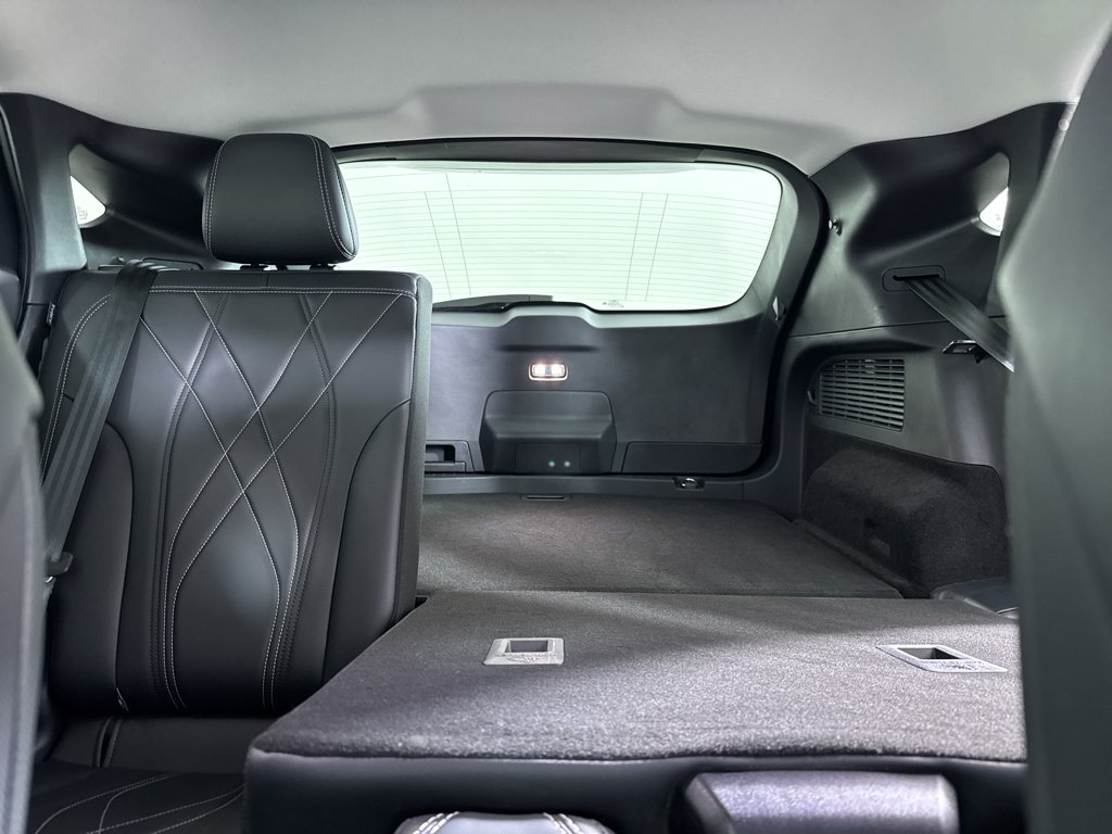 Used 2023 Black Ford Select image 9