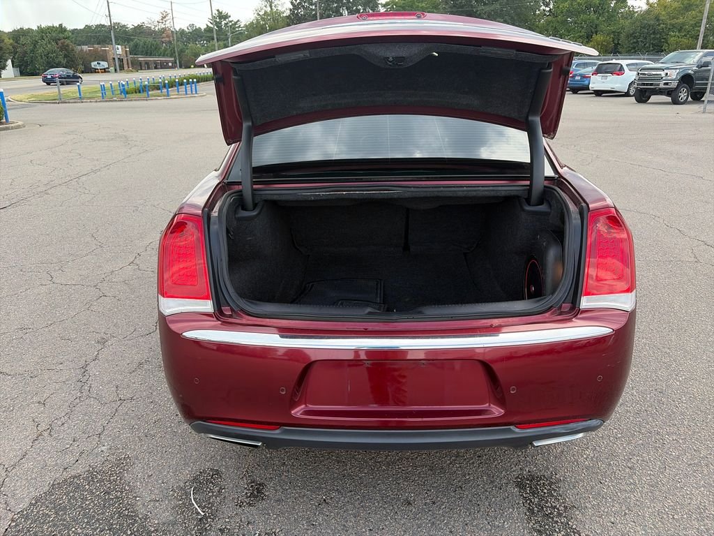 Used 2016 Velvet Chrysler Limited image 23