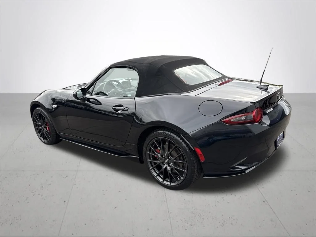 Used 2016 Black Mazda Club image 9