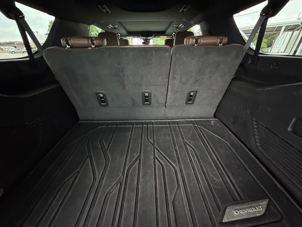 Used 2024 Beige Chevrolet High Country image 10