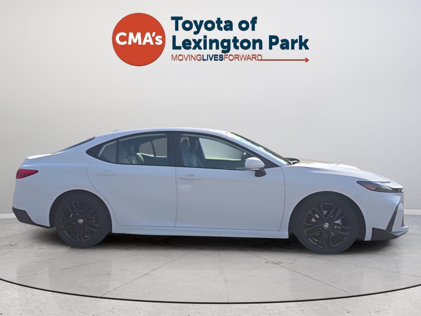 Used 2025 Ice Cap Toyota SE image 6