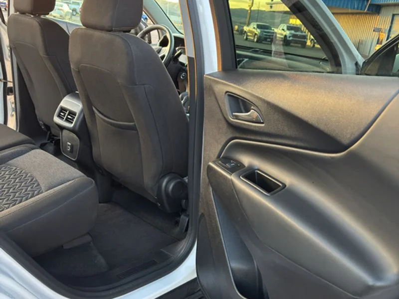 Used 2024 Summit White Chevrolet LT image 15