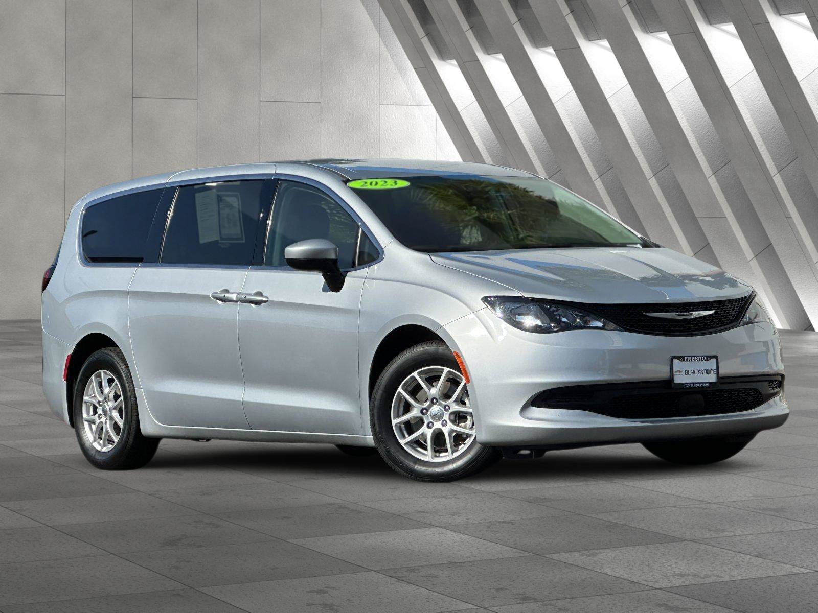 2023 Chrysler Voyager