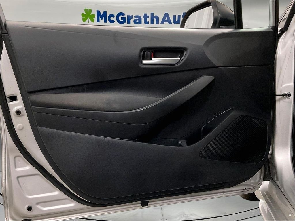 Used 2020 Silver Toyota LE image 27