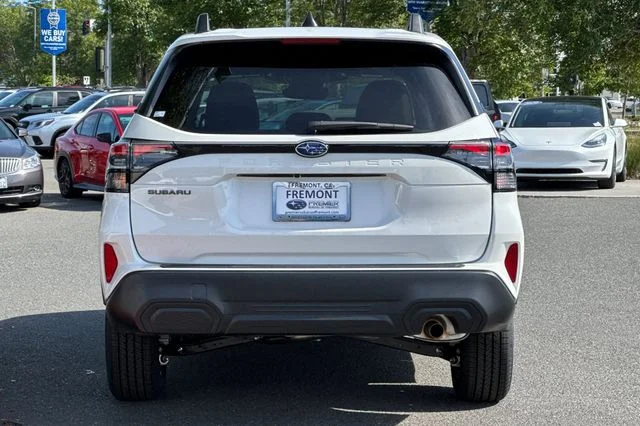 New 2026 CRYSTAL WHITE PEARL Subaru Premium image 5