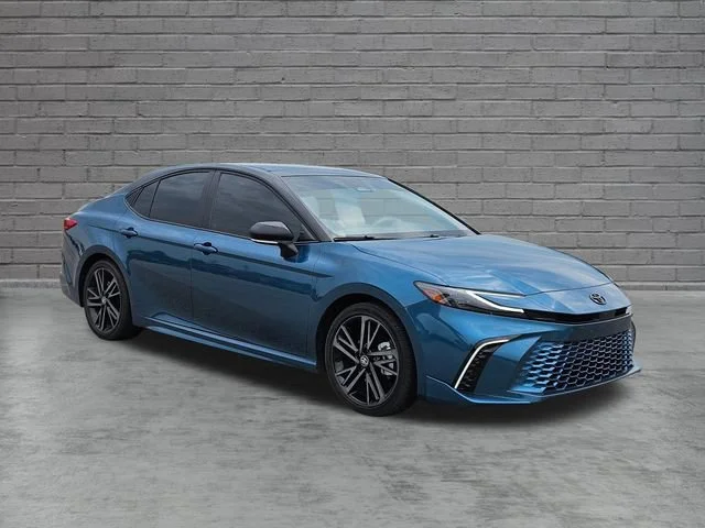 Used 2025  Toyota LE image 7