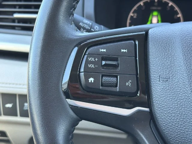Used 2025  Honda EX-L image 28