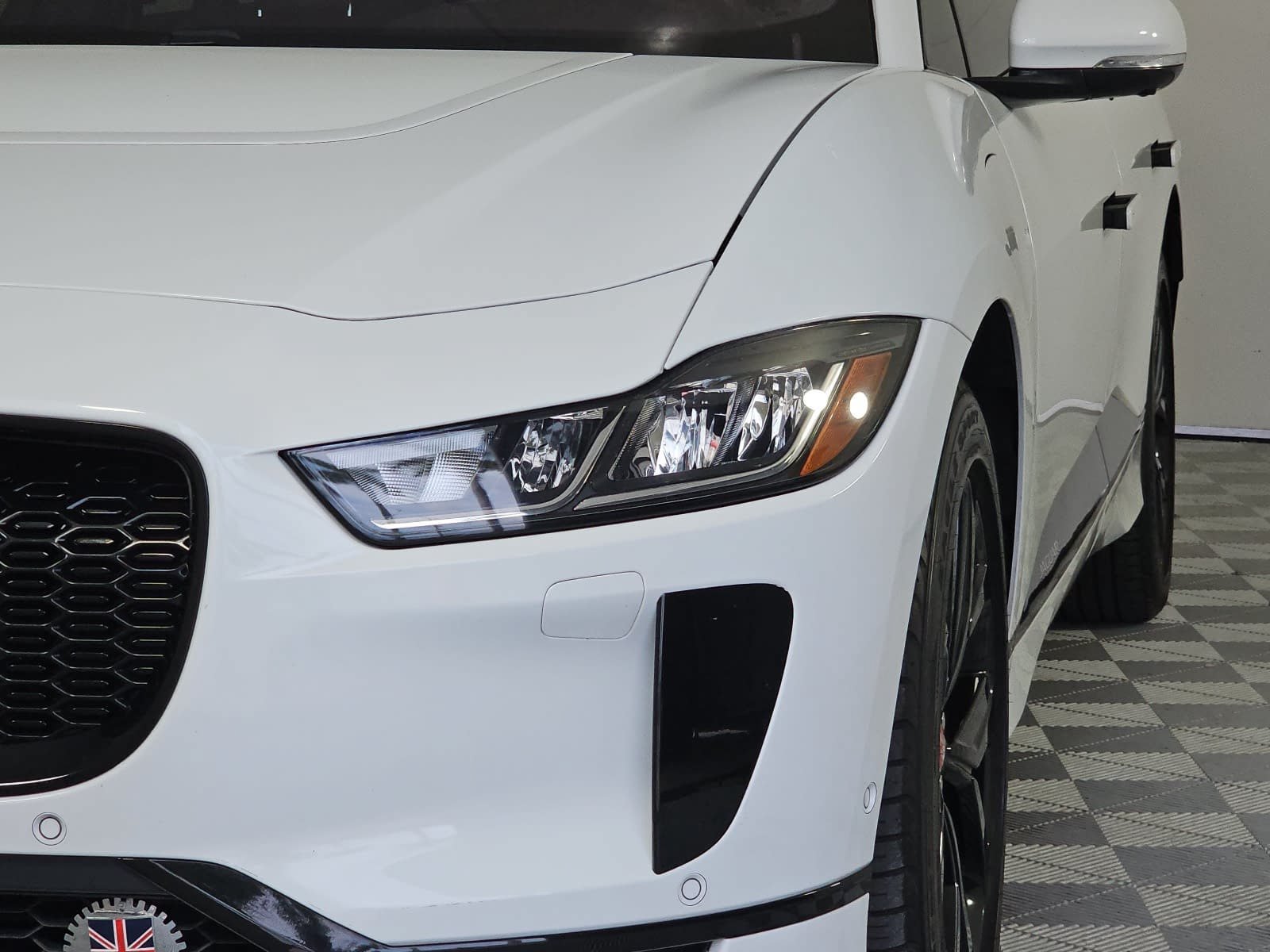 Used 2020 White Jaguar S image 31