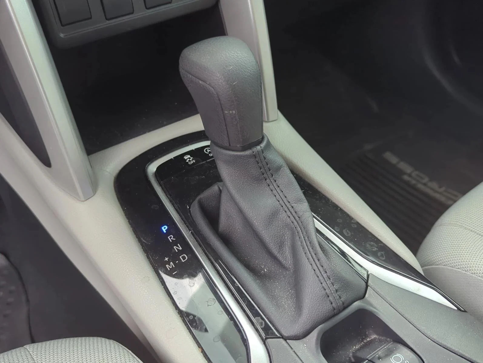 Used 2025 Sonic Silver Toyota L image 19