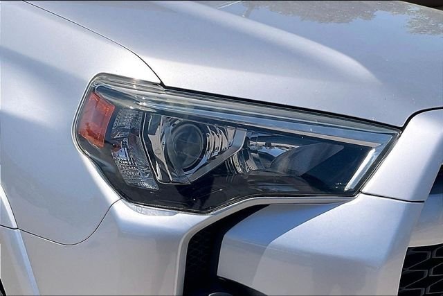 Used 2020 Silver Toyota SR5 image 26