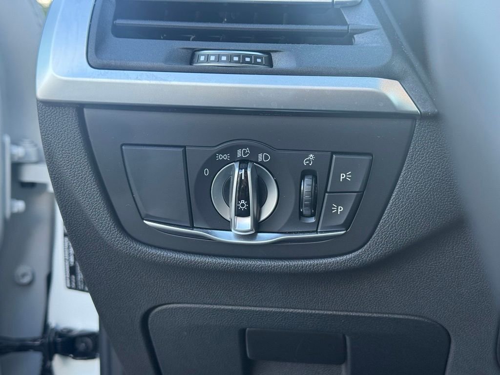 Certified Used 2025 White BMW xDrive30i image 28