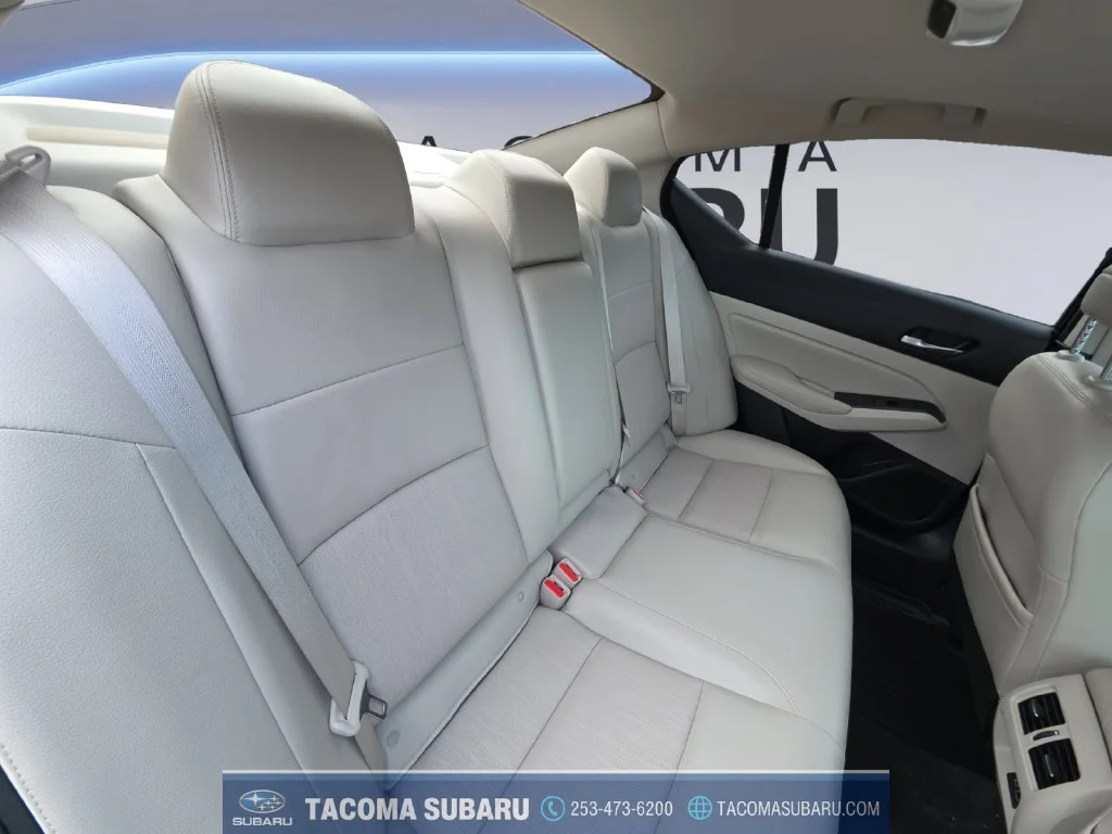 Used 2019 Black Nissan 2.5 Platinum image 18