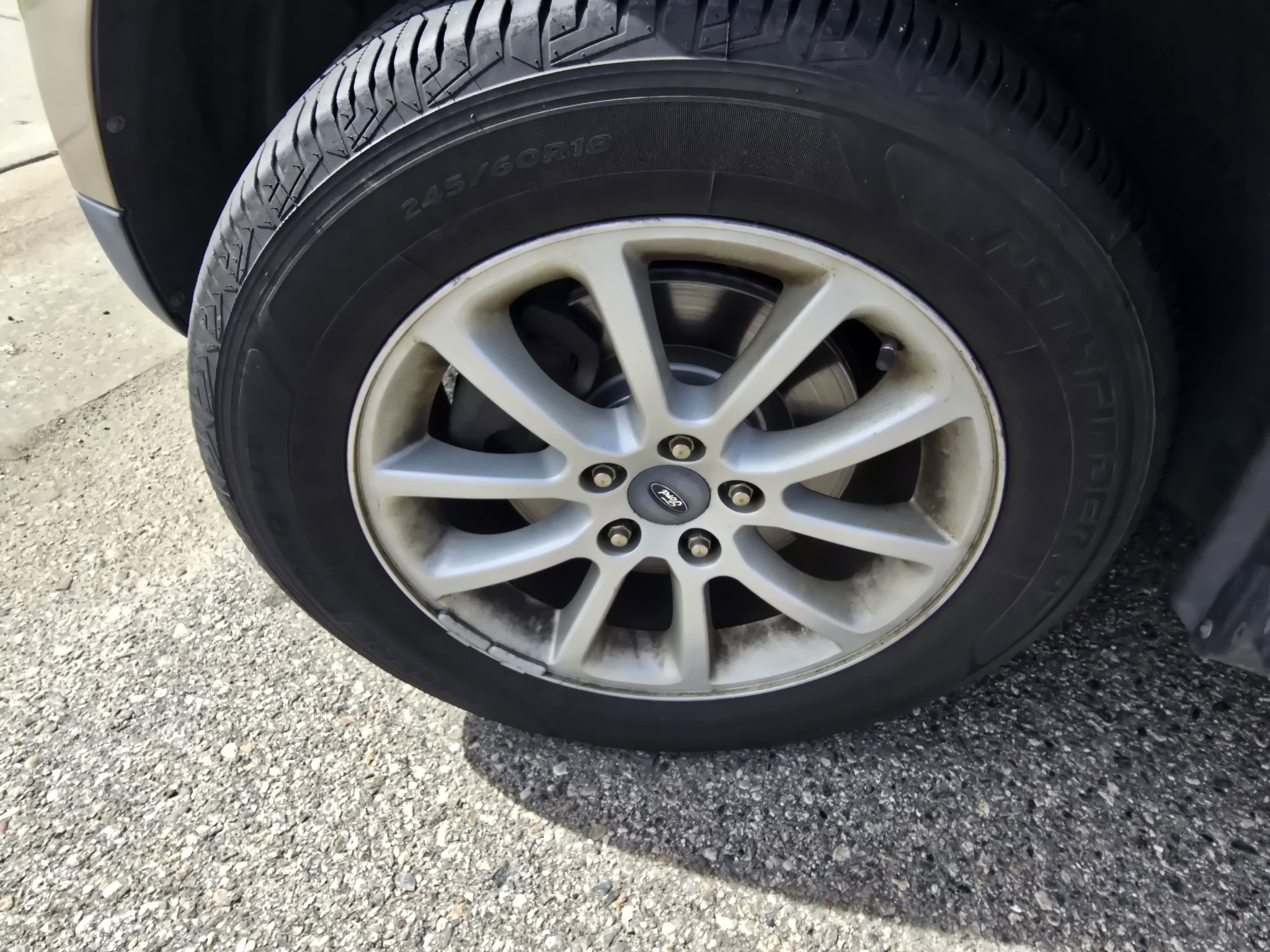 Used 2007 Gold Ford SEL image 9