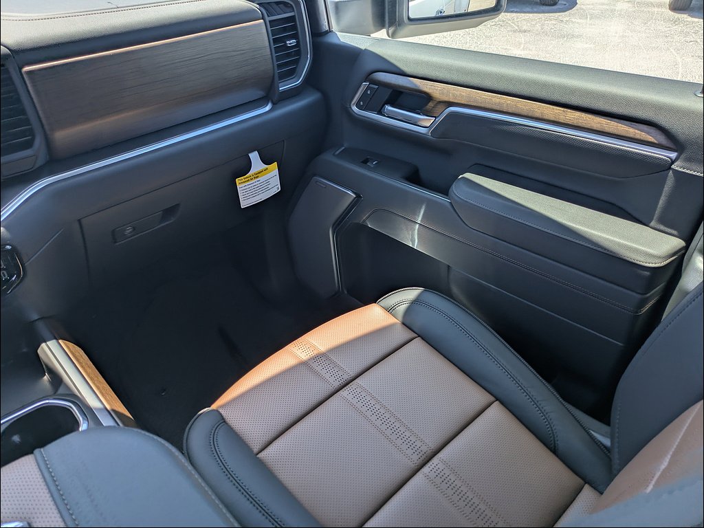 2026 Chevrolet Silverado 3500 HD High Country - Photo 23