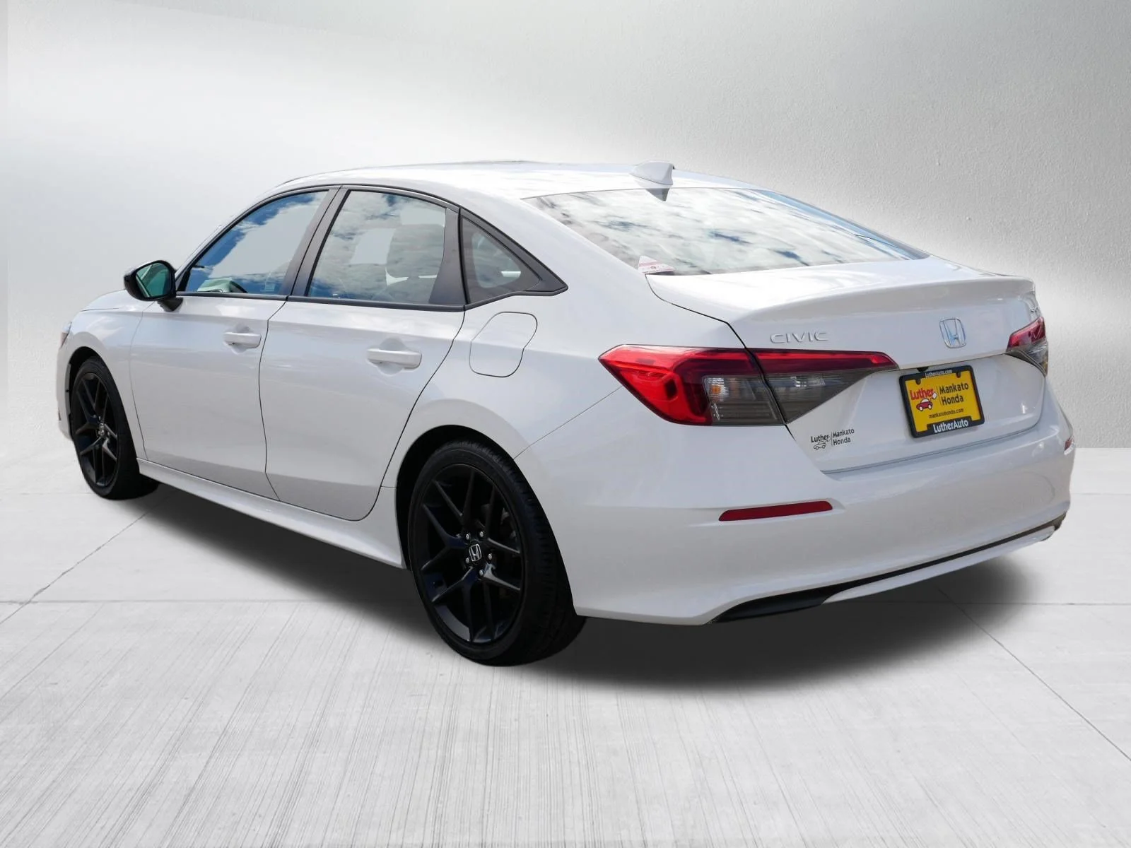 Used 2023 Platinum White Pearl Honda Sport image 5