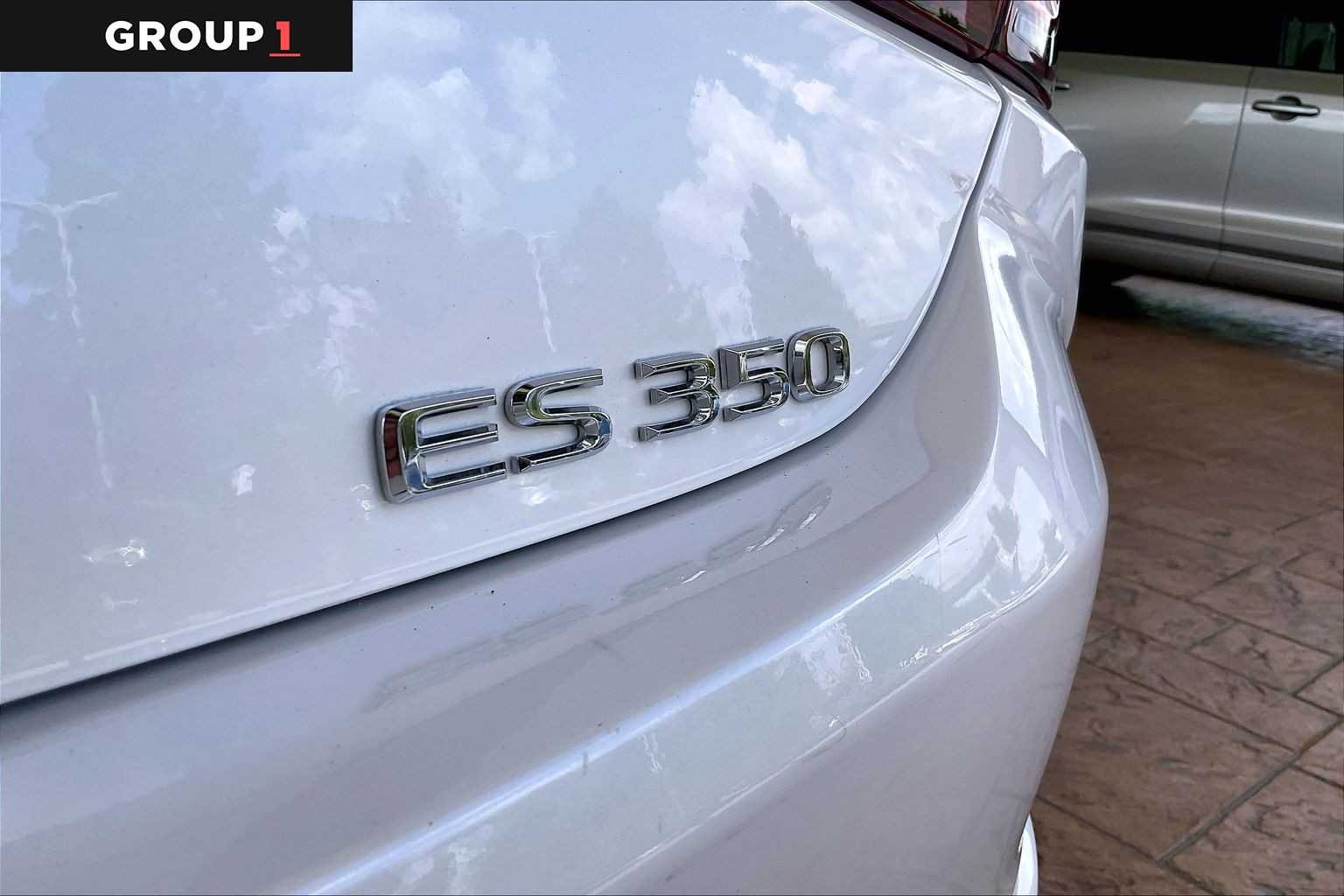 Used 2024 Eminent White Pearl Lexus Luxury image 28
