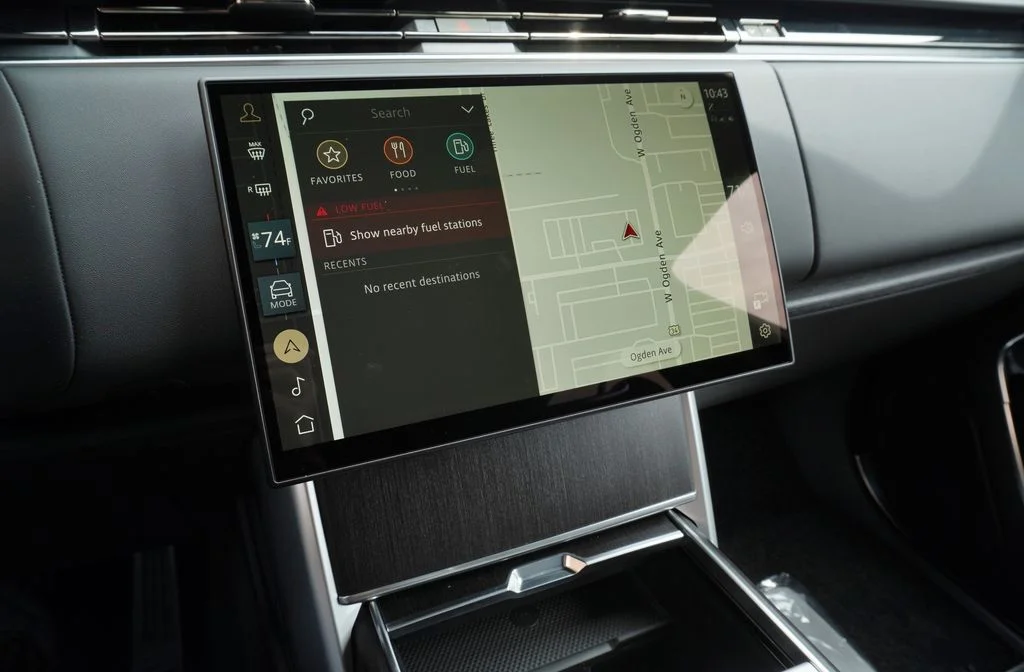 New 2026 Carpathian Grey Land Rover SE image 21