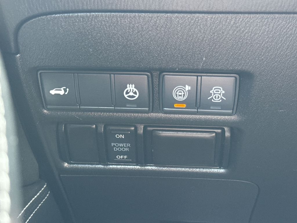Used 2020 Gray Nissan Platinum image 37