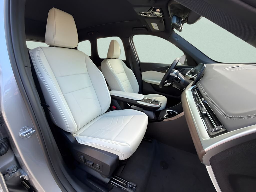 New 2026 Space Silver Metallic BMW xDrive28i image 23