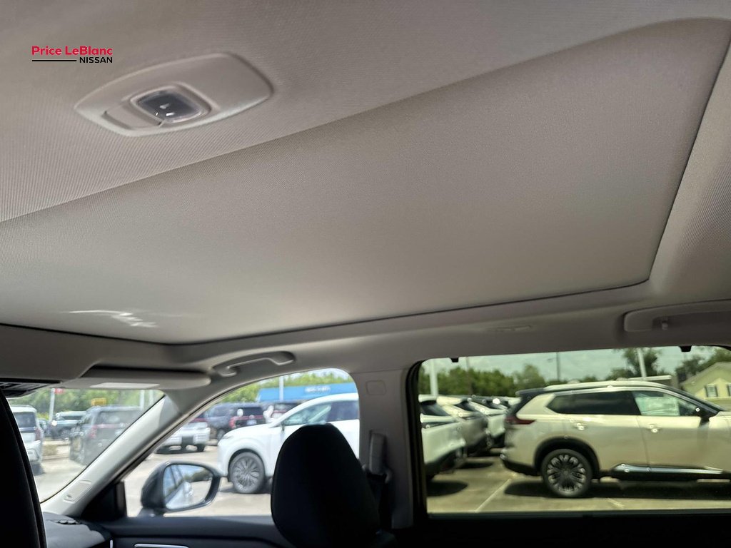 New 2026 Everest White Pearl TriCoat / Super Black Two-tone Nissan Platinum image 9