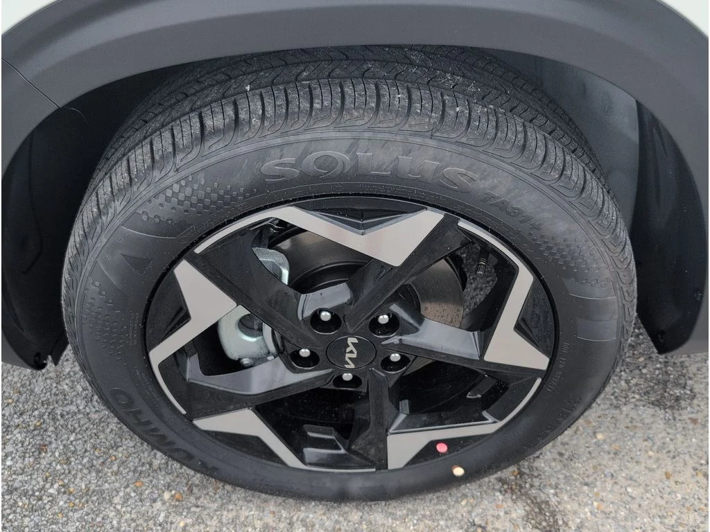 New 2026 Snow White Pearl Kia S image 9