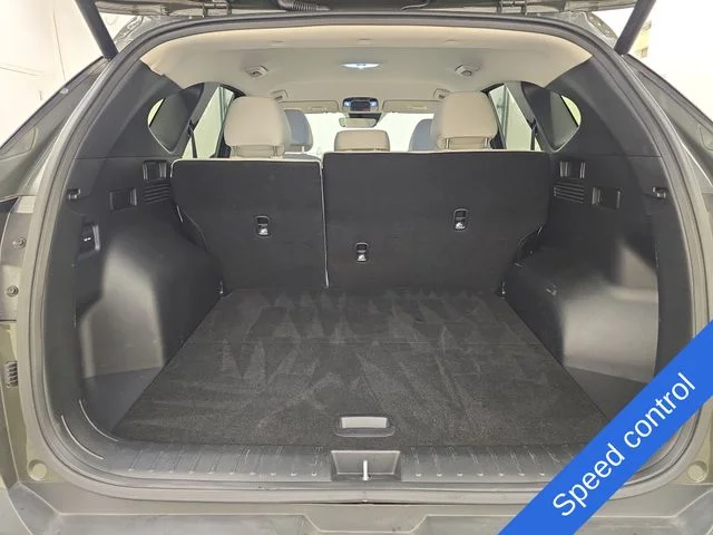 Used 2025 Green Hyundai SEL image 15