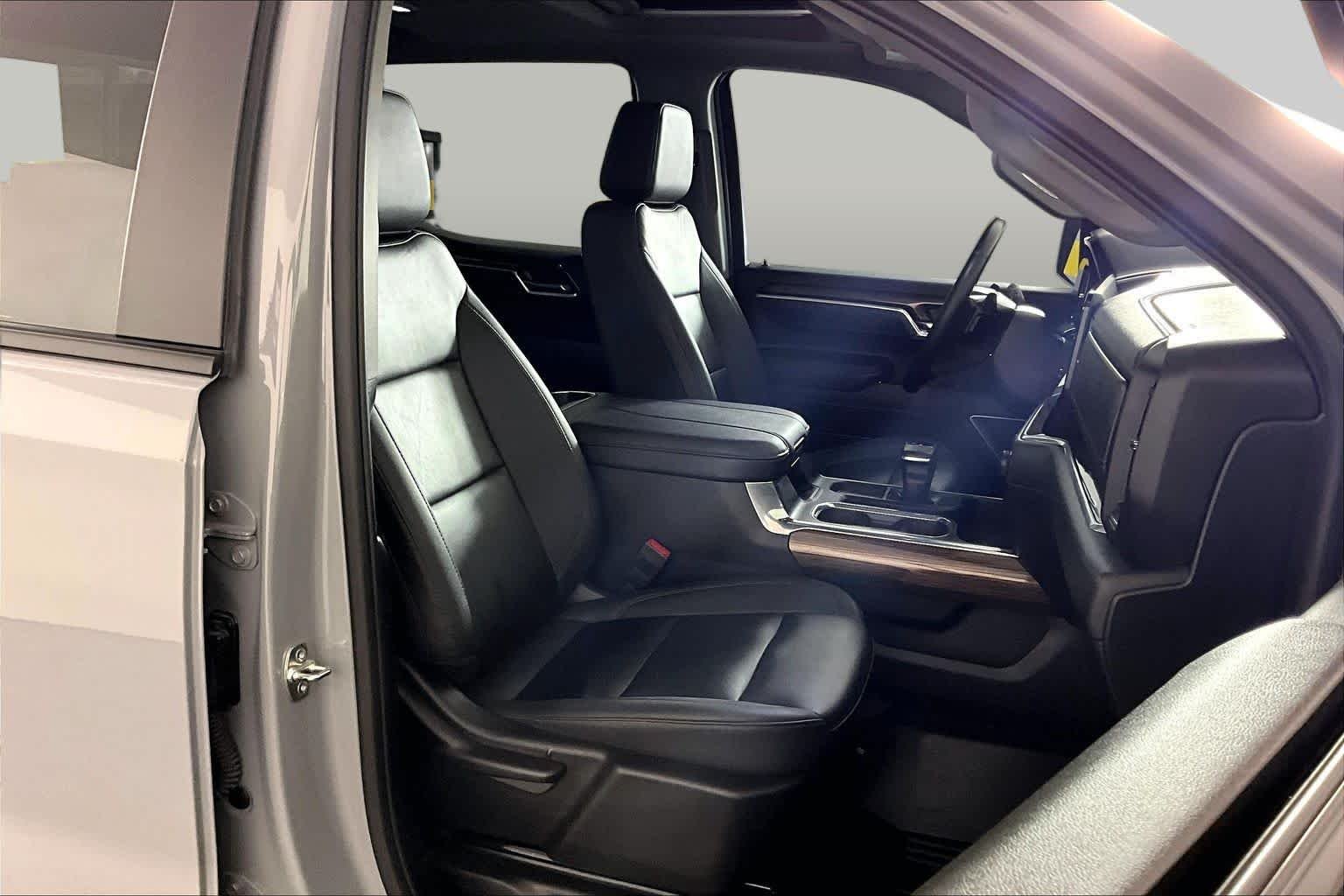 Used 2025 Slate Gray Metallic Chevrolet RST image 9