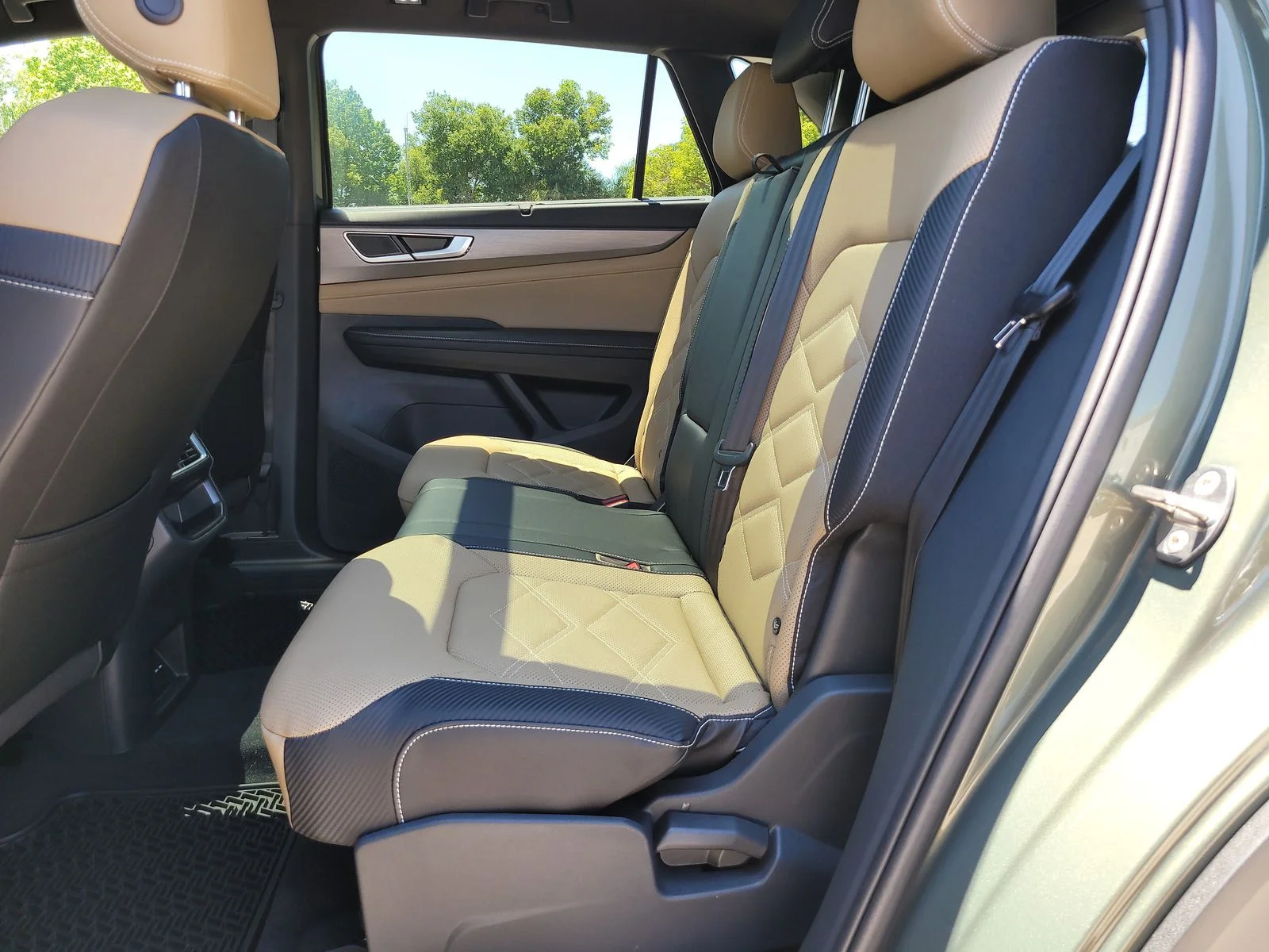 New 2026 Avocado Green Pearl Volkswagen 2.0T SE W/TECHNOLOGY image 9