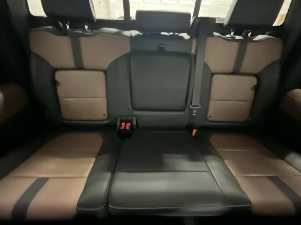 Used 2022 Northsky Blue Metallic Chevrolet High Country image 29
