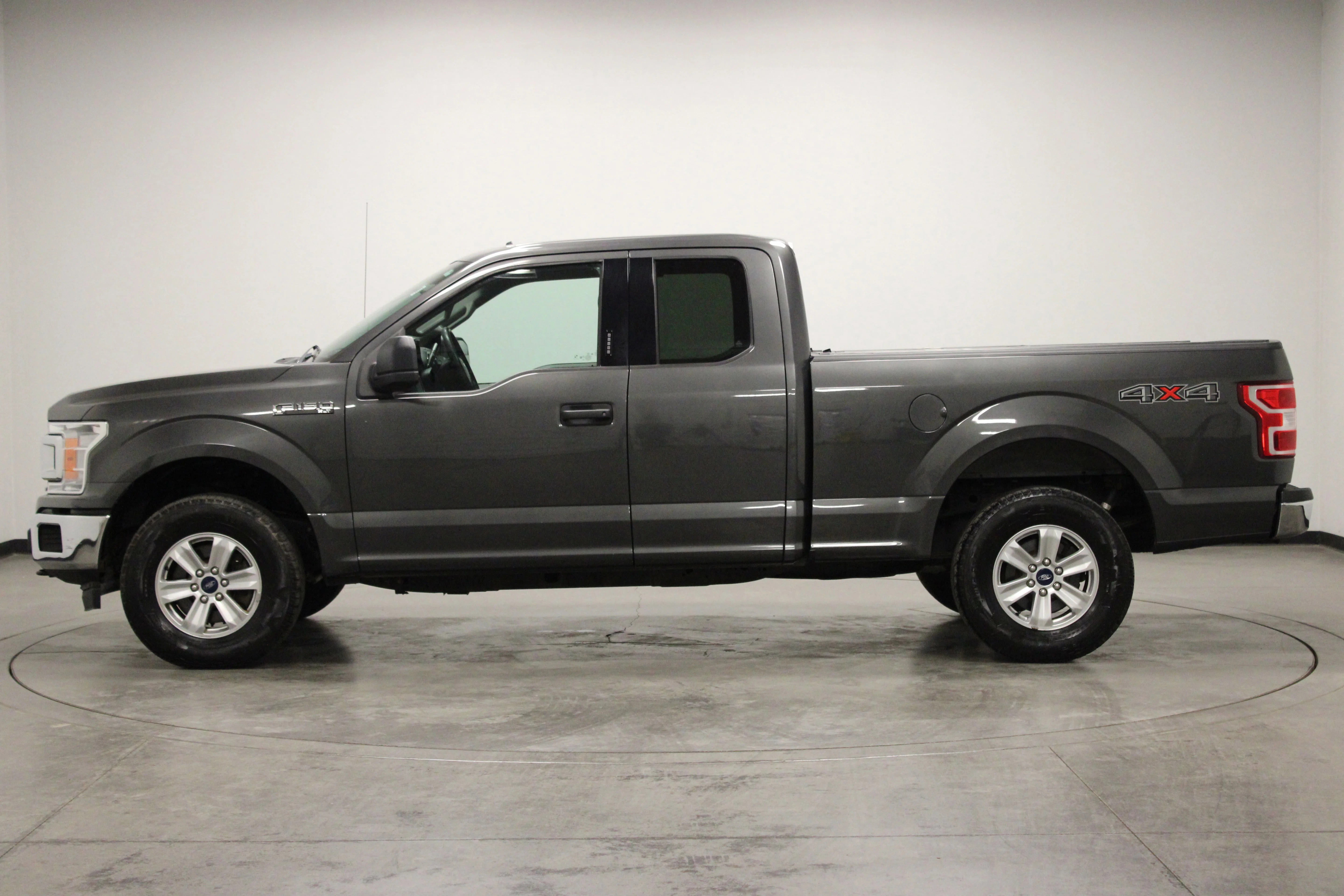 Used 2020 Magnetic Metallic Ford XLT image 5