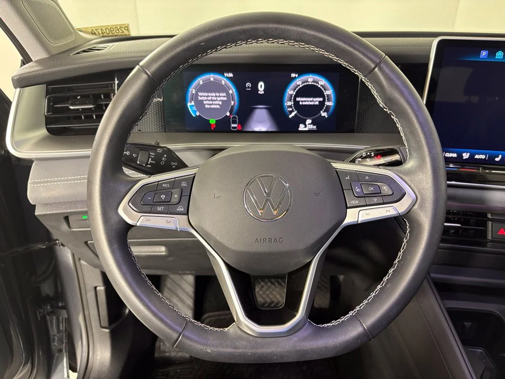 Used 2025 Gray Volkswagen 2.0T SE image 22