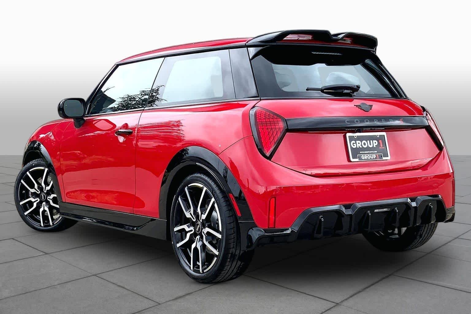 New 2026 Chili Red II MINI Iconic image 12